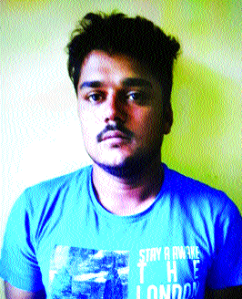 The 'mystery' screening of Aniket has just come out | अनिकेतला मारण्याचे ‘रहस्य’ पडद्याआडच The 'mystery' screening of Aniket has just come out | अनिकेतला मारण्याचे ‘रहस्य’ पडद्याआडच