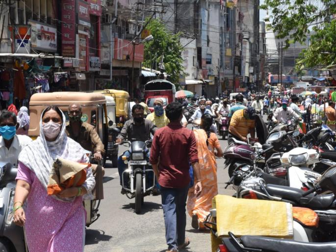 CoronaVirus Lockdown: Sangli market booms again | CoronaVirus Lockdown : सांगलीची बाजारपेठ पुन्हा गजबजली CoronaVirus Lockdown: Sangli market booms again | CoronaVirus Lockdown : सांगलीची बाजारपेठ पुन्हा गजबजली