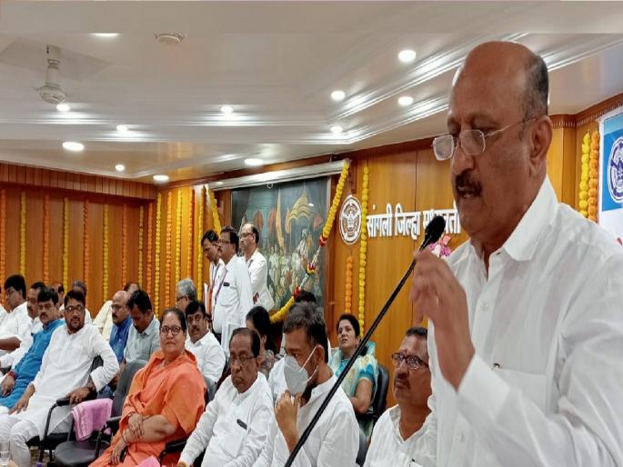 Loans to farmers at zero percent, Chairman announcement in Sangli District Bank meeting | शेतकऱ्यांना यापुढेही शून्य टक्क्यांनीच कर्जपुरवठा, सांगली जिल्हा बँकेच्या सभेत अध्यक्षांची घोषणा Loans to farmers at zero percent, Chairman announcement in Sangli District Bank meeting | शेतकऱ्यांना यापुढेही शून्य टक्क्यांनीच कर्जपुरवठा, सांगली जिल्हा बँकेच्या सभेत अध्यक्षांची घोषणा