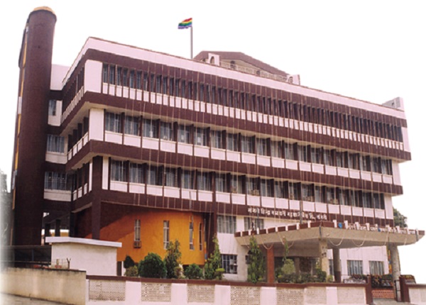 Sangli District Bank election campaign guns cooled polling tomorrow | सांगली जिल्हा बँकेच्या निवडणूक प्रचाराच्या तोफा थंडावल्या, उद्या मतदान Sangli District Bank election campaign guns cooled polling tomorrow | सांगली जिल्हा बँकेच्या निवडणूक प्रचाराच्या तोफा थंडावल्या, उद्या मतदान