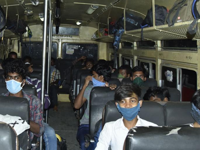 CoronaVirus Lockdown: 16 ST buses carrying 480 people from Tamil Nadu | CoronaVirus Lockdown :तामिळनाडूतील 480 जणांना घेवून एस.टीच्या 16 बसेस रवाना CoronaVirus Lockdown: 16 ST buses carrying 480 people from Tamil Nadu | CoronaVirus Lockdown :तामिळनाडूतील 480 जणांना घेवून एस.टीच्या 16 बसेस रवाना