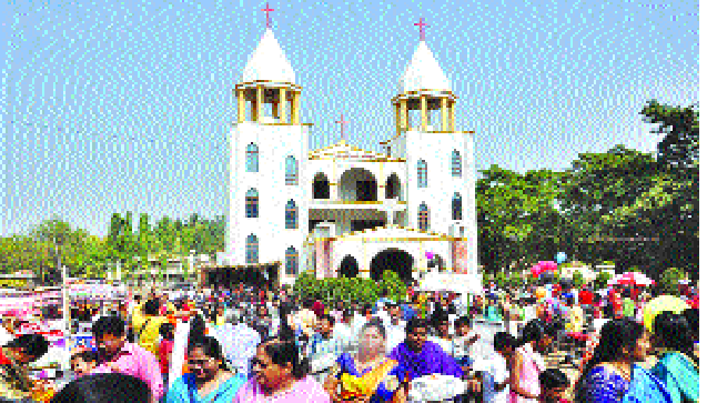 Celebrate Christmas in Mirali, Sangli, special prayer in church | सांगली, मिरजेत नाताळ उत्साहात साजरा : चर्चमध्ये विशेष प्रार्थना Celebrate Christmas in Mirali, Sangli, special prayer in church | सांगली, मिरजेत नाताळ उत्साहात साजरा : चर्चमध्ये विशेष प्रार्थना