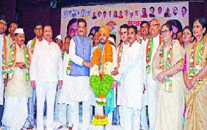 The use of 'tax terrorism' by the BJP in vandalism | भाजपकडून फोडाफोडीत ‘टॅक्स टेररिझम’चा वापर -: पृथ्वीराज चव्हाण The use of 'tax terrorism' by the BJP in vandalism | भाजपकडून फोडाफोडीत ‘टॅक्स टेररिझम’चा वापर -: पृथ्वीराज चव्हाण