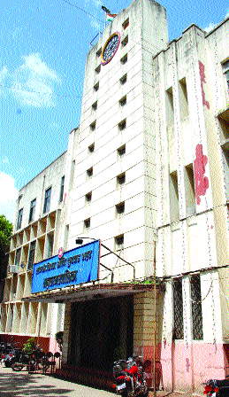 Guardian Minister, anger against Commissioner | पालकमंत्री, आयुक्तांवर संताप