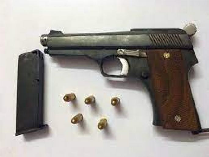 One arrested with Miraj pistol, cartridge | मिरजेत पिस्तूल, जिवंत काडतुसासह एकास अटक One arrested with Miraj pistol, cartridge | मिरजेत पिस्तूल, जिवंत काडतुसासह एकास अटक
