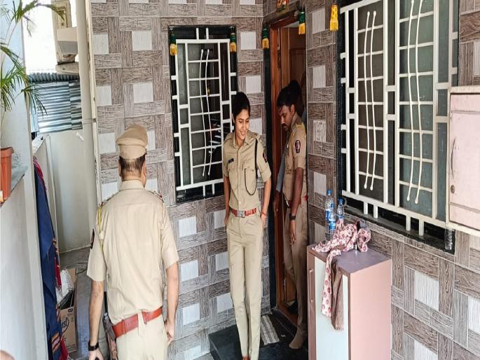 By breaking into a closed bungalow, thieves looted cash worth Rs 20 lakh and jewelery worth Rs 28 lakh 52 thousand in sangli | Sangli: कुटुंब रंगले मुलीच्या विवाहात..चोरट्यांनी २८ लाख ५० हजाराचा ऐवज केला लंपास