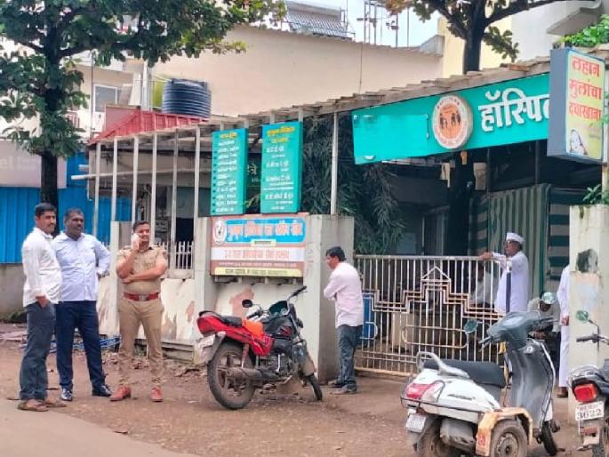 Raid on doctor's house in Kavathemahankal Sangli district following the plot of the film Special 26 | Sangli: ‘स्पेशल-२६’ चित्रपटाचे अनुकरण करीत टाकला छापा, कवठेमहांकाळमधील डॉक्टरच्या लुटीचा 'असा' उघडकीस आला बनाव Raid on doctor's house in Kavathemahankal Sangli district following the plot of the film Special 26 | Sangli: ‘स्पेशल-२६’ चित्रपटाचे अनुकरण करीत टाकला छापा, कवठेमहांकाळमधील डॉक्टरच्या लुटीचा 'असा' उघडकीस आला बनाव