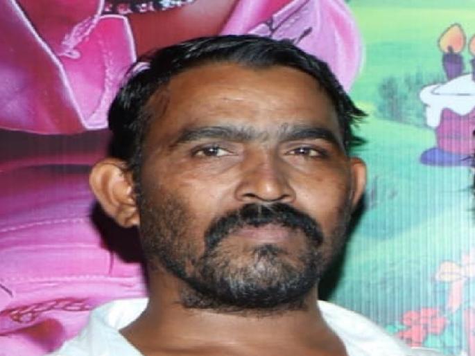 Murder of one due to prior enmity in Sangli | सांगलीत पूर्ववैमनस्यातून एकाचा धारदार शस्त्राने खून, एका संशयितासह अल्पवयीन मुलास घेतलं ताब्यात  Murder of one due to prior enmity in Sangli | सांगलीत पूर्ववैमनस्यातून एकाचा धारदार शस्त्राने खून, एका संशयितासह अल्पवयीन मुलास घेतलं ताब्यात