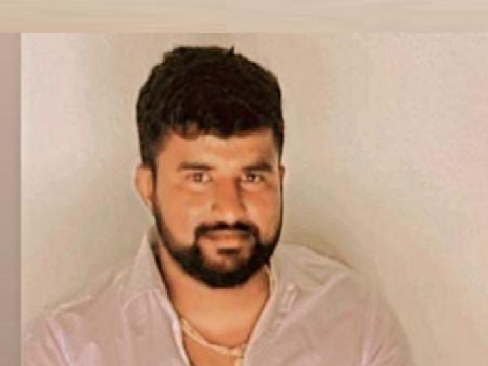 Murder of a young man in Arewadi in Sangli due to love affair | सांगलीतील आरेवाडीमधील तरुणाचा खून प्रेमसंबंधातून, पाच जणांवर गुन्हा; हल्लेखोरांचा शोध सुरूच Murder of a young man in Arewadi in Sangli due to love affair | सांगलीतील आरेवाडीमधील तरुणाचा खून प्रेमसंबंधातून, पाच जणांवर गुन्हा; हल्लेखोरांचा शोध सुरूच