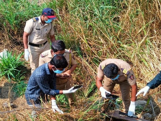 Sangli: Decomposing body found in abandoned travel bag | Sangli: बेवारस ट्रॅव्हल बॅगमध्ये सापडला कुजलेला मृतदेह