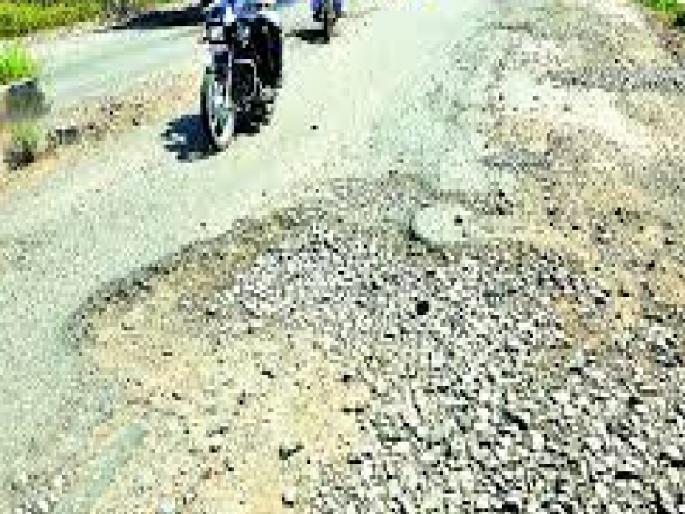 Sangli Peth road stuck in tender | सांगली-पेठ रस्त्याच्या चौपदरीकरणाचे शुक्लकाष्ट संपेना; नारळ फुटला पण रस्ता निविदेत अडकला  Sangli Peth road stuck in tender | सांगली-पेठ रस्त्याच्या चौपदरीकरणाचे शुक्लकाष्ट संपेना; नारळ फुटला पण रस्ता निविदेत अडकला