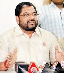 Give water to Ichalkaranji and give justice to Varanakatha | इचलकरंजीला पाणी देताना वारणाकाठालाही न्याय देऊ Give water to Ichalkaranji and give justice to Varanakatha | इचलकरंजीला पाणी देताना वारणाकाठालाही न्याय देऊ