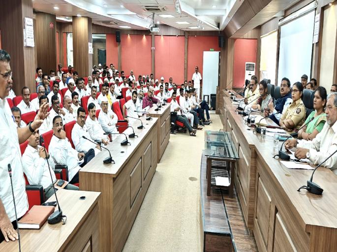 Decision on sugarcane price in Sangli district on Wednesday | सांगली जिल्ह्यात ऊस दराबाबत बुधवारी निर्णय?, जिल्हाधिकारी कार्यालयात झाली बैठक