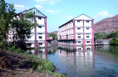 Delay in the fourth round of expansion, ready to discontinue the work of canal accretion | ताकारीच्या चौथ्या आवर्तनास विलंब, कालवा अस्तरीकरणाचे काम बंद ठेवण्याची तयारी Delay in the fourth round of expansion, ready to discontinue the work of canal accretion | ताकारीच्या चौथ्या आवर्तनास विलंब, कालवा अस्तरीकरणाचे काम बंद ठेवण्याची तयारी