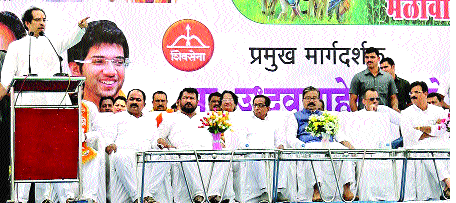 Fadnavis, Chandrakant Dada is the true beneficiary | फडणवीस, चंद्रकांतदादा हेच खरे लाभार्थी Fadnavis, Chandrakant Dada is the true beneficiary | फडणवीस, चंद्रकांतदादा हेच खरे लाभार्थी