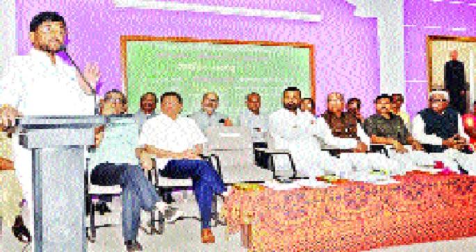 Trust in financial institutions more important than money: Dilip Patil | आर्थिक संस्थांत पैशापेक्षा विश्वासाला अधिक महत्त्व : दिलीप पाटील Trust in financial institutions more important than money: Dilip Patil | आर्थिक संस्थांत पैशापेक्षा विश्वासाला अधिक महत्त्व : दिलीप पाटील