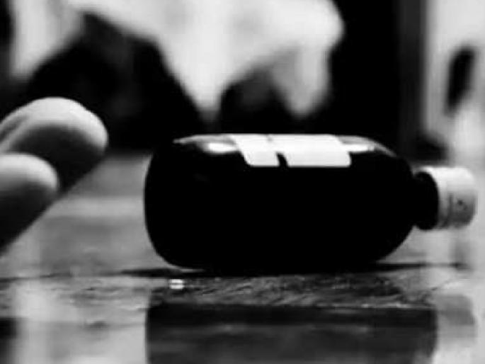 A young woman from Miraj tried to end her life after her marriage broke down over a dowry of Rs 20 lakhs | Sangli: वीस लाखांच्या हुंड्यापोटी लग्न मोडले, तरुणीने कीटकनाशक प्राशन केले A young woman from Miraj tried to end her life after her marriage broke down over a dowry of Rs 20 lakhs | Sangli: वीस लाखांच्या हुंड्यापोटी लग्न मोडले, तरुणीने कीटकनाशक प्राशन केले