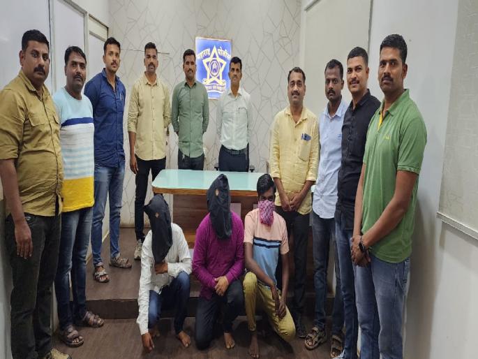 Three arrested for selling drug pills in Sangli, Mirjeet | सांगली, मिरजेत नशेच्या गोळ्यांची विक्री करणारे तिघे जेरबंद Three arrested for selling drug pills in Sangli, Mirjeet | सांगली, मिरजेत नशेच्या गोळ्यांची विक्री करणारे तिघे जेरबंद