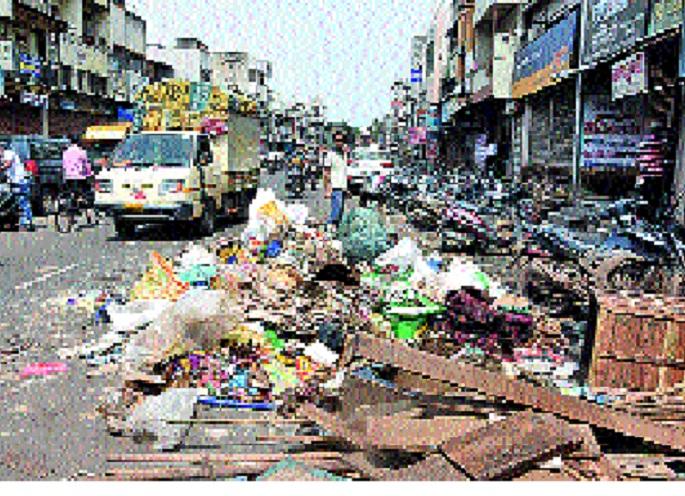 Daily loss of one and a half crore in the market yard | सांगली मार्केट यार्डात दररोज अडीच कोटीचे नुकसान Daily loss of one and a half crore in the market yard | सांगली मार्केट यार्डात दररोज अडीच कोटीचे नुकसान