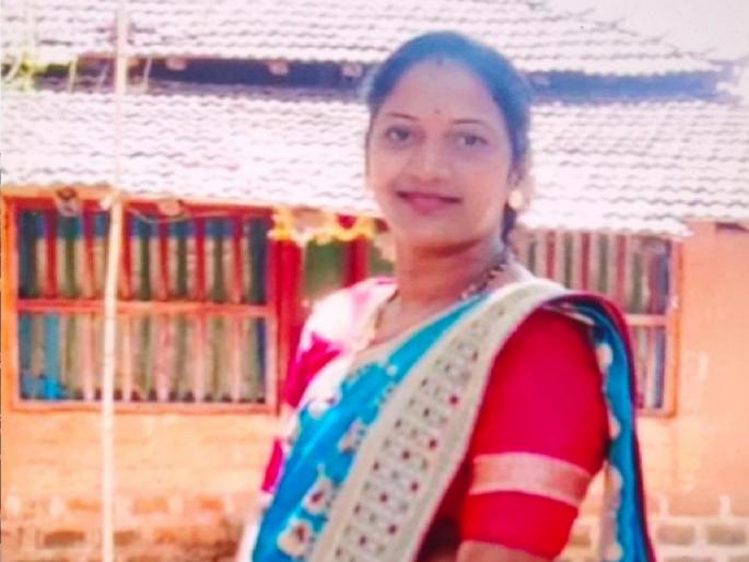 Missing woman's belongings found on Gandhareshwar bridge in Chiplun Confusion over disappearance, suicide or murder | संगमेश्वरच्या बेपत्ता महिलेच्या वस्तू चिपळुणातील गांधारेश्वर पुलावर; बेपत्ता, आत्महत्या की घातपात याबाबत संभ्रम Missing woman's belongings found on Gandhareshwar bridge in Chiplun Confusion over disappearance, suicide or murder | संगमेश्वरच्या बेपत्ता महिलेच्या वस्तू चिपळुणातील गांधारेश्वर पुलावर; बेपत्ता, आत्महत्या की घातपात याबाबत संभ्रम