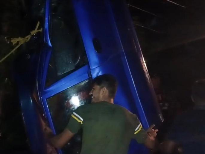 car accident three person drown in sange river goa | तिघांना जलसमाधी! माय-लेकराचा मृतदेह सापडला; आईच्या मिठीत होते लेकरु car accident three person drown in sange river goa | तिघांना जलसमाधी! माय-लेकराचा मृतदेह सापडला; आईच्या मिठीत होते लेकरु