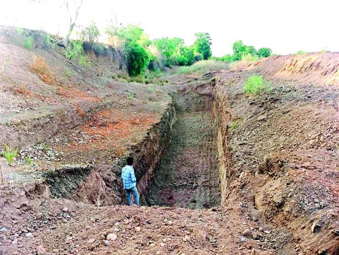 50 years of water conservation work from people's participation in Sangvi Budruk in Yaval taluka | यावल तालुक्यातील सांगवी बुद्रूक येथे दोन वर्षात लोकसहभागातून जलसंधारणाची ५० कामे 50 years of water conservation work from people's participation in Sangvi Budruk in Yaval taluka | यावल तालुक्यातील सांगवी बुद्रूक येथे दोन वर्षात लोकसहभागातून जलसंधारणाची ५० कामे