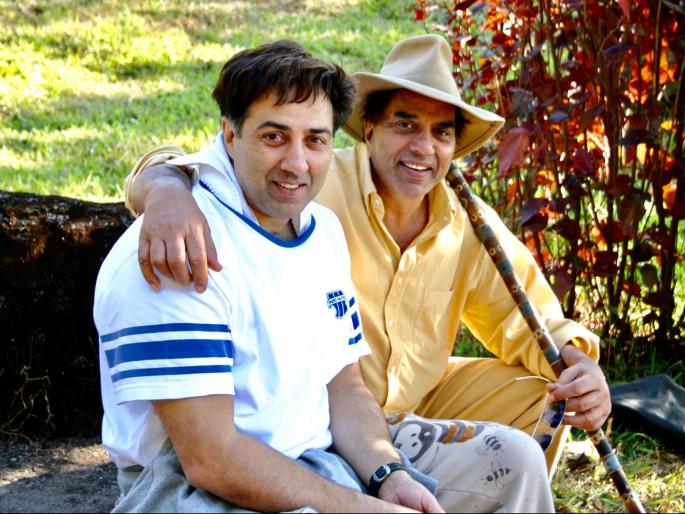 lok sbaha election 2019 Dharmendra's emotional tweet | Punjab General Election 2019: आम्हाला मदत करा, धर्मेंद्र यांचे भावनिक ट्वीट lok sbaha election 2019 Dharmendra's emotional tweet | Punjab General Election 2019: आम्हाला मदत करा, धर्मेंद्र यांचे भावनिक ट्वीट