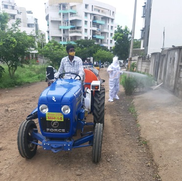 corona virus: 15,000 liters of drug sprayed in the city for corona eradication | corona virus : कोरोनामुक्तीसाठी शहरात १५ हजार लिटर औषध फवारणी