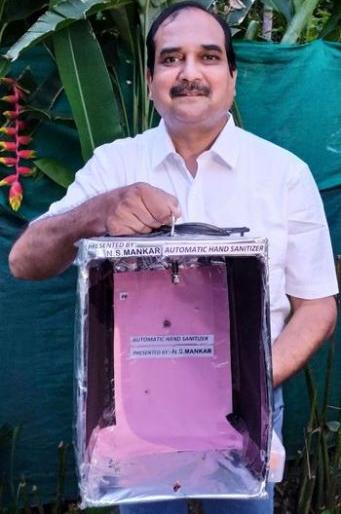 Automatic hand sanitizer machine by oil tin | तेलाच्या पिंपाद्वारे अॅटोमॅटिक हॅन्ड सॅनिटायझर मशीन Automatic hand sanitizer machine by oil tin | तेलाच्या पिंपाद्वारे अॅटोमॅटिक हॅन्ड सॅनिटायझर मशीन