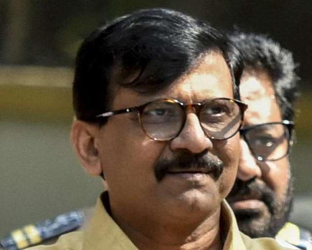 "Don't want a draft, only talk if there is a letter on CM post"; Condition placed before Gadkari by Sanjay Raut | महाराष्ट्र निवडणूक 2019: ''मसुदा नको, पत्र असेल तरच चर्चेला या''; संजय राऊत यांनी ठेवली गडकरींसमोर अट "Don't want a draft, only talk if there is a letter on CM post"; Condition placed before Gadkari by Sanjay Raut | महाराष्ट्र निवडणूक 2019: ''मसुदा नको, पत्र असेल तरच चर्चेला या''; संजय राऊत यांनी ठेवली गडकरींसमोर अट