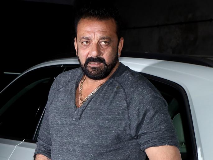 Sanjay Dutt diagnosed with stage 3 lung cancer likely to fly out of india for treatment | संजय दत्तला तिसऱ्या टप्प्यातील फुफ्फुसाचा कॅन्सर; उपचारांसाठी परदेशी जाण्याची शक्यता Sanjay Dutt diagnosed with stage 3 lung cancer likely to fly out of india for treatment | संजय दत्तला तिसऱ्या टप्प्यातील फुफ्फुसाचा कॅन्सर; उपचारांसाठी परदेशी जाण्याची शक्यता
