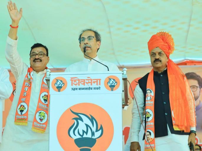 Uddhav Thackeray expelled former MLA Sanjay Kadam as soon as he wanted to join Eknath Shinde Shiv Sena | शिंदेसेनेत जाण्याची चाहुल लागताच माजी आमदाराची उद्धव ठाकरेंनी केली हकालपट्टी Uddhav Thackeray expelled former MLA Sanjay Kadam as soon as he wanted to join Eknath Shinde Shiv Sena | शिंदेसेनेत जाण्याची चाहुल लागताच माजी आमदाराची उद्धव ठाकरेंनी केली हकालपट्टी