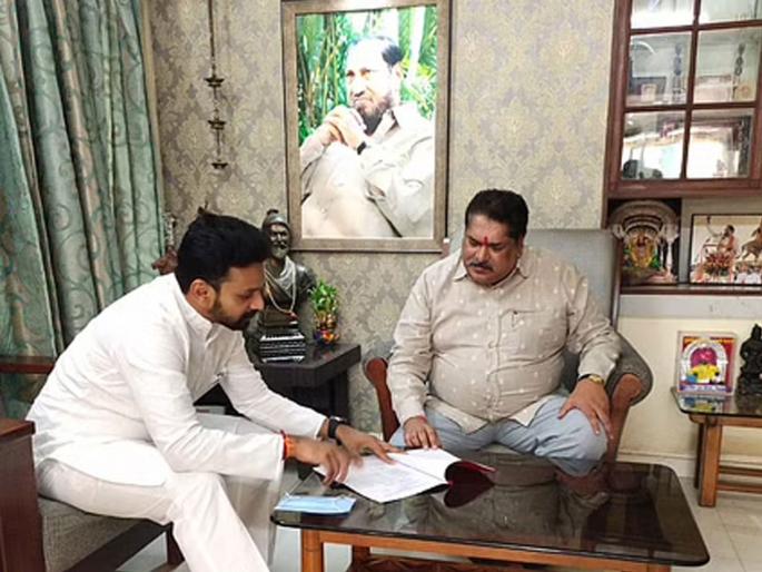 sanjay mandalika likely to left shiv sena announcement possible today also pay attention to the role of dhairyashil mane | संजय मंडलिकांचा उद्धव ठाकरेंना जय महाराष्ट्र! आज घोषणा शक्य; धैर्यशील मानेंच्या भूमिकेकडेही लक्ष sanjay mandalika likely to left shiv sena announcement possible today also pay attention to the role of dhairyashil mane | संजय मंडलिकांचा उद्धव ठाकरेंना जय महाराष्ट्र! आज घोषणा शक्य; धैर्यशील मानेंच्या भूमिकेकडेही लक्ष