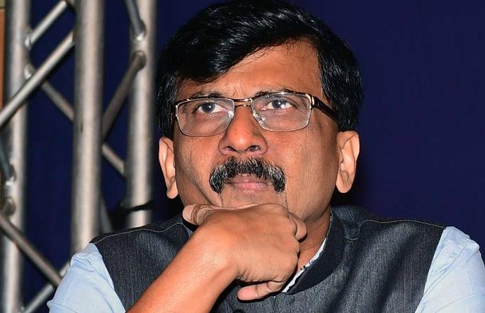 Sanjay Raut's U-turn from the compounder statement, I was treated by the doctor | माझ्यावर डॉक्टरांनीच उपचार केले, कंपाऊंडर विधानावरुन संजय राऊतांचा यु टर्न Sanjay Raut's U-turn from the compounder statement, I was treated by the doctor | माझ्यावर डॉक्टरांनीच उपचार केले, कंपाऊंडर विधानावरुन संजय राऊतांचा यु टर्न