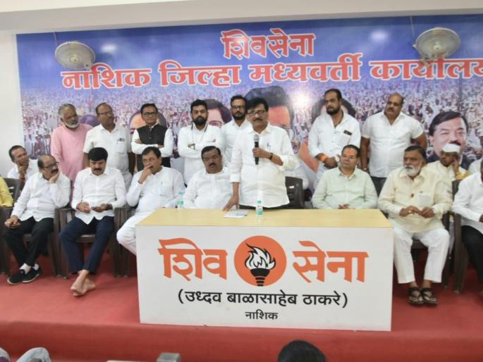 now only rumors left that uddhav thackeray and i will leave the party mp sanjay raut slams opposition in nashik | उद्धव ठाकरे अन् मी पक्ष सेाडणार एवढ्याच अफवा उठवणे बाकी; संजय राऊतांनी घेतला विरोधकांचा समाचार now only rumors left that uddhav thackeray and i will leave the party mp sanjay raut slams opposition in nashik | उद्धव ठाकरे अन् मी पक्ष सेाडणार एवढ्याच अफवा उठवणे बाकी; संजय राऊतांनी घेतला विरोधकांचा समाचार