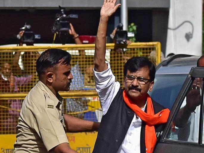 Sanjay Raut: Sanjay Raut is doing this kind of work in prison, rejecting the accusations against himself, he said, 'Sach ke saath likhte hai, lakin...' | Sanjay Raut: संजय राऊत तुरुंगात लिहिताहेत पुस्तक, स्वत:वरील आरोप फेटाळत म्हणाले, ‘सच के साथ लढ सकते है, लेकिन…’ Sanjay Raut: Sanjay Raut is doing this kind of work in prison, rejecting the accusations against himself, he said, 'Sach ke saath likhte hai, lakin...' | Sanjay Raut: संजय राऊत तुरुंगात लिहिताहेत पुस्तक, स्वत:वरील आरोप फेटाळत म्हणाले, ‘सच के साथ लढ सकते है, लेकिन…’