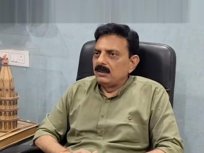 Minister Sanjay Savkare abused office bearers in the very first meeting after anger goes uncontrollable | पहिल्याच बैठकीत मंत्र्यांनी काढला अधिकाऱ्यांचा बाप; मंत्री संजय सावकारे यांचा संताप अनावर Minister Sanjay Savkare abused office bearers in the very first meeting after anger goes uncontrollable | पहिल्याच बैठकीत मंत्र्यांनी काढला अधिकाऱ्यांचा बाप; मंत्री संजय सावकारे यांचा संताप अनावर