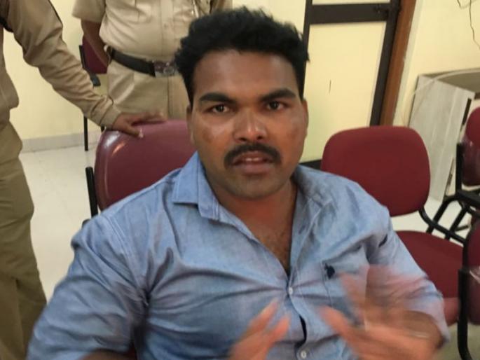 Fighter firing in Daund, Pune; Both of them died, one injured | पुण्यातील दौंडमध्ये माथेफिरूचा बेछूट गोळीबार; तिघांचा मृत्यू, एक जखमी Fighter firing in Daund, Pune; Both of them died, one injured | पुण्यातील दौंडमध्ये माथेफिरूचा बेछूट गोळीबार; तिघांचा मृत्यू, एक जखमी