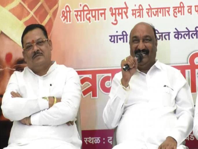 'There's something to say but...'; MLA Sanjay Shirsat folded his hands and keep mum in press conference | 'काही बोलायचे आहे पण...'; आमदार संजय शिरसाट यांचे हाताची घडी तोंडावर बोट 