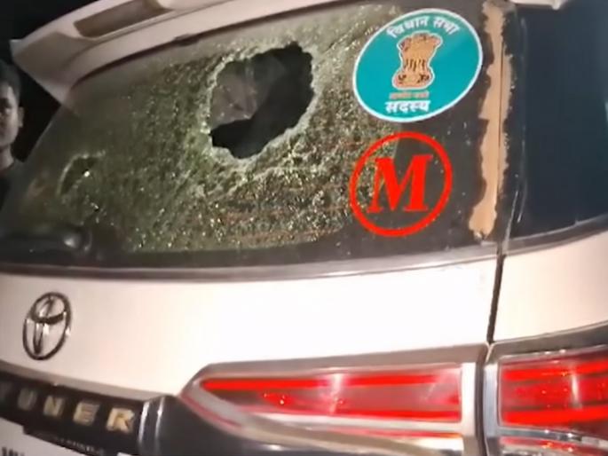 Maharashtra Assembly Election 2024 - Shiv Sena candidate Sanjay Shirsat vehicle attacked in Chhatrapati Sambhajinagar, alleged on Uddhav Thackeray Party candidate Raju Shinde | संजय शिरसाट यांच्या लेकाच्या वाहनावर हल्ला; उद्धव ठाकरे गटाच्या उमेदवारावर आरोप Maharashtra Assembly Election 2024 - Shiv Sena candidate Sanjay Shirsat vehicle attacked in Chhatrapati Sambhajinagar, alleged on Uddhav Thackeray Party candidate Raju Shinde | संजय शिरसाट यांच्या लेकाच्या वाहनावर हल्ला; उद्धव ठाकरे गटाच्या उमेदवारावर आरोप