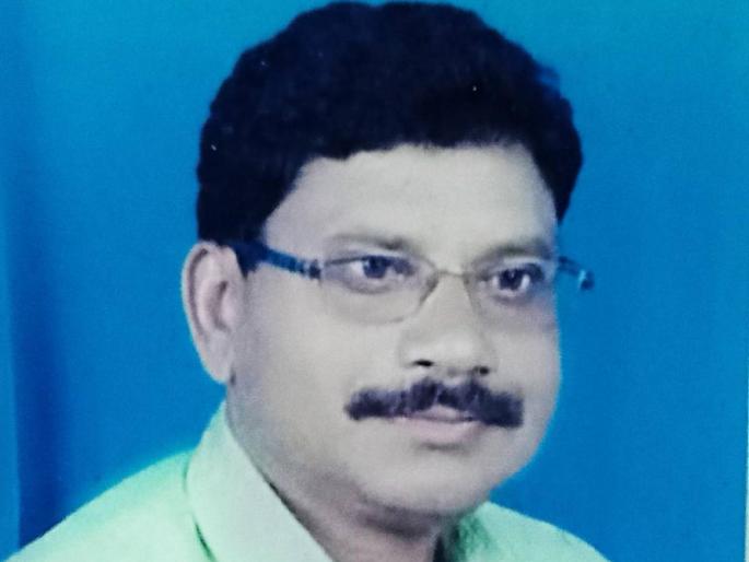 While drawing the name 'Ayushyaman' on the building of the primary health center, the painter fell down from a height when the equipment broke | अरेरे... 'आयुष्यमान' नाव रेखाटतानाच तुटली आयुष्याची दोरी; चित्रकाराचा मृत्यू While drawing the name 'Ayushyaman' on the building of the primary health center, the painter fell down from a height when the equipment broke | अरेरे... 'आयुष्यमान' नाव रेखाटतानाच तुटली आयुष्याची दोरी; चित्रकाराचा मृत्यू