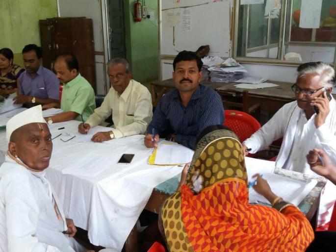 78 cases of Sanjay Gandhi Niradhar scheme sanctioned | संजय गांधी निराधार योजनेची ७८ प्रकरणे मंजूर 78 cases of Sanjay Gandhi Niradhar scheme sanctioned | संजय गांधी निराधार योजनेची ७८ प्रकरणे मंजूर