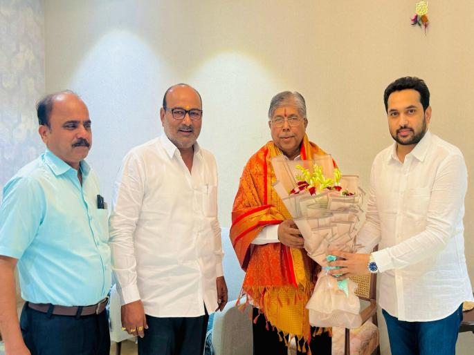 Discussions of BJP's return to home heat up as Guardian Minister Chandrakant Patil met Sanjaykaka Patil, who joined Ajit Pawar's faction in the assembly elections in sangli | Sangli Politics: चंद्रकांत पाटील यांनी संजयकाकांची भेट घेतली, भाजप 'घरवापसी'ची चर्चा रंगली Discussions of BJP's return to home heat up as Guardian Minister Chandrakant Patil met Sanjaykaka Patil, who joined Ajit Pawar's faction in the assembly elections in sangli | Sangli Politics: चंद्रकांत पाटील यांनी संजयकाकांची भेट घेतली, भाजप 'घरवापसी'ची चर्चा रंगली