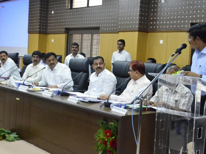 Order of inquiry into education, veterinary officer | शिक्षण, पशुवैद्यकीय अधिकाºयाच्या चौकशीचे आदेश Order of inquiry into education, veterinary officer | शिक्षण, पशुवैद्यकीय अधिकाºयाच्या चौकशीचे आदेश