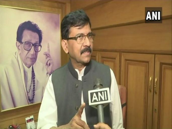 Was Sanjay Rauta told to direct 'Thackeray' director? | चक्क 'ठाकरे'च्या दिग्दर्शकालाच संजय राऊतांनी सुनावलं?; मेंदूत कचरा साचल्याची चपराक