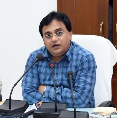 Treatment for 11 lakh hypertension patients: Sanjeev Kumar | ११ लाख उच्च रक्तदाब रुग्णांवर उपचार : डॉ. संजीव कुमार Treatment for 11 lakh hypertension patients: Sanjeev Kumar | ११ लाख उच्च रक्तदाब रुग्णांवर उपचार : डॉ. संजीव कुमार