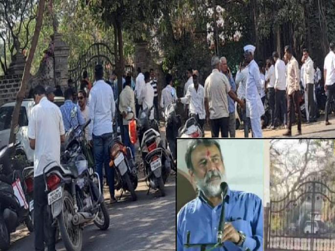 Former Satara Zilla Parishad president Sanjeevaraje Naik Nimbalkar's house was raided by the income tax department, so supporters crowded outside the bungalow | साताऱ्यात तणाव; संजीवराजेंच्या घरी IT ची धाड; समर्थकांची बंगल्याबाहेर गर्दी Former Satara Zilla Parishad president Sanjeevaraje Naik Nimbalkar's house was raided by the income tax department, so supporters crowded outside the bungalow | साताऱ्यात तणाव; संजीवराजेंच्या घरी IT ची धाड; समर्थकांची बंगल्याबाहेर गर्दी