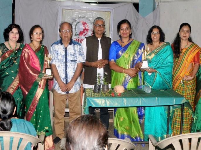 Women should live a stress free life: Kishore Pathak | महिलांनी तणावमुक्त स्वच्छंदी जीवन जगावे : किशोर पाठक Women should live a stress free life: Kishore Pathak | महिलांनी तणावमुक्त स्वच्छंदी जीवन जगावे : किशोर पाठक