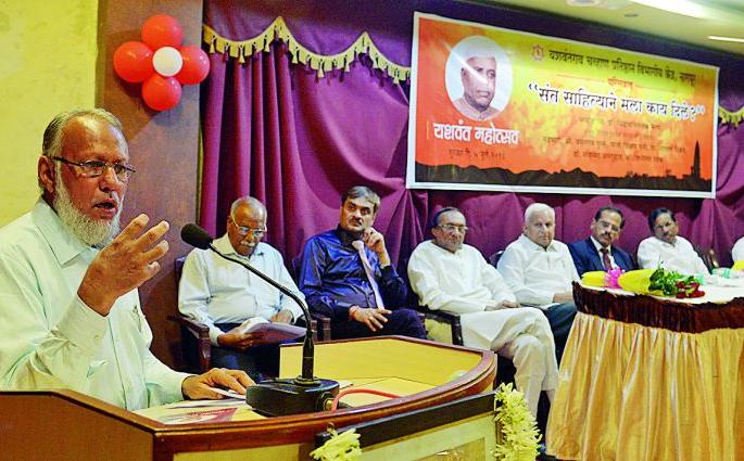 The saints developed a cultured mind from the devotional path | संतांनी भक्तिमार्गातून सुसंस्कृत मनाचा मळा फुलविला