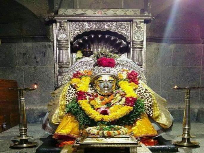 Devotees object to Maha Puja ban on Sant dnyaneshwar maharaj | माऊलींच्या समाधीवरील महापूजाबंदीला भाविकांचा आक्षेप Devotees object to Maha Puja ban on Sant dnyaneshwar maharaj | माऊलींच्या समाधीवरील महापूजाबंदीला भाविकांचा आक्षेप